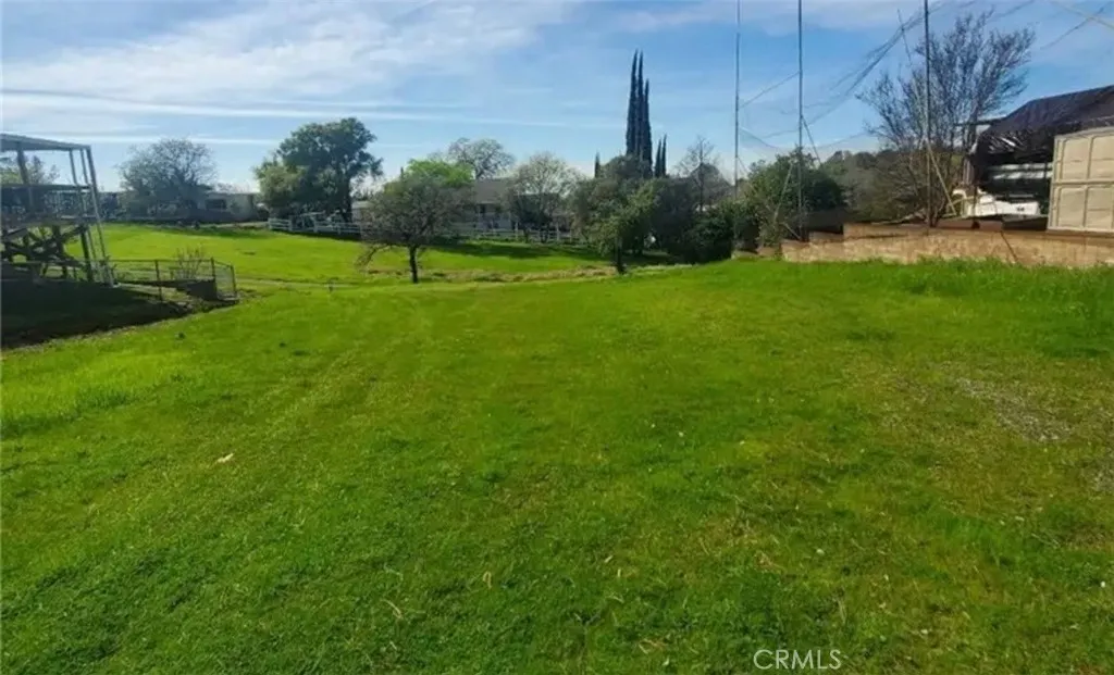 517 Silver Leaf Dr, Oroville, CA 95966 photo 3