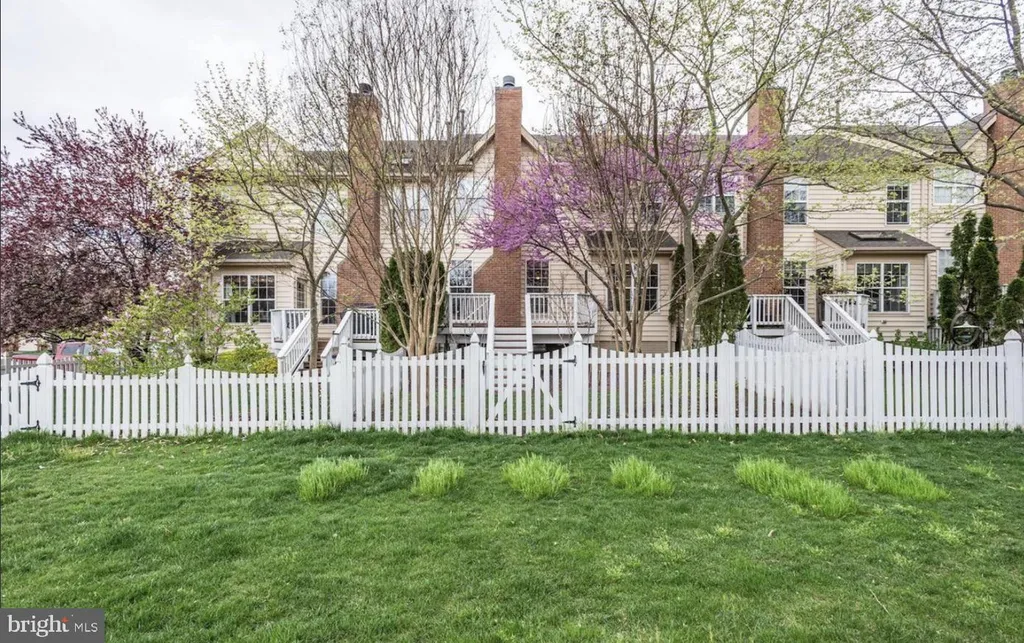 19976 Presidents Cup Terrace, Ashburn, VA 20147