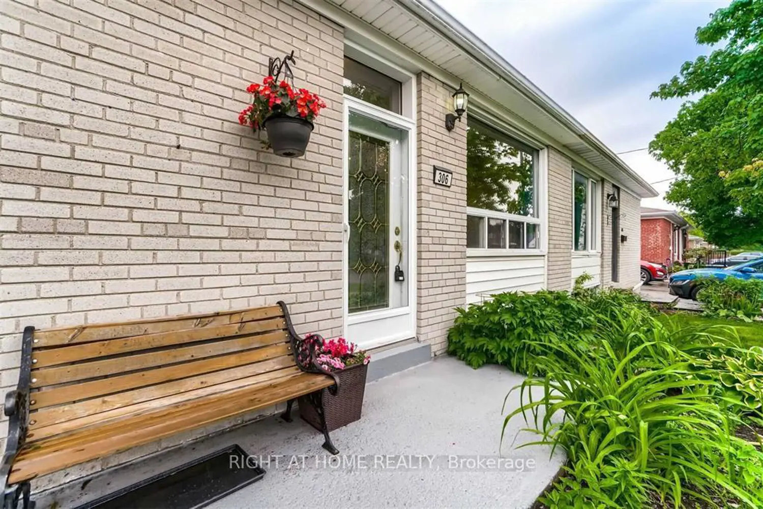 306 Rosedale Drive photo 2