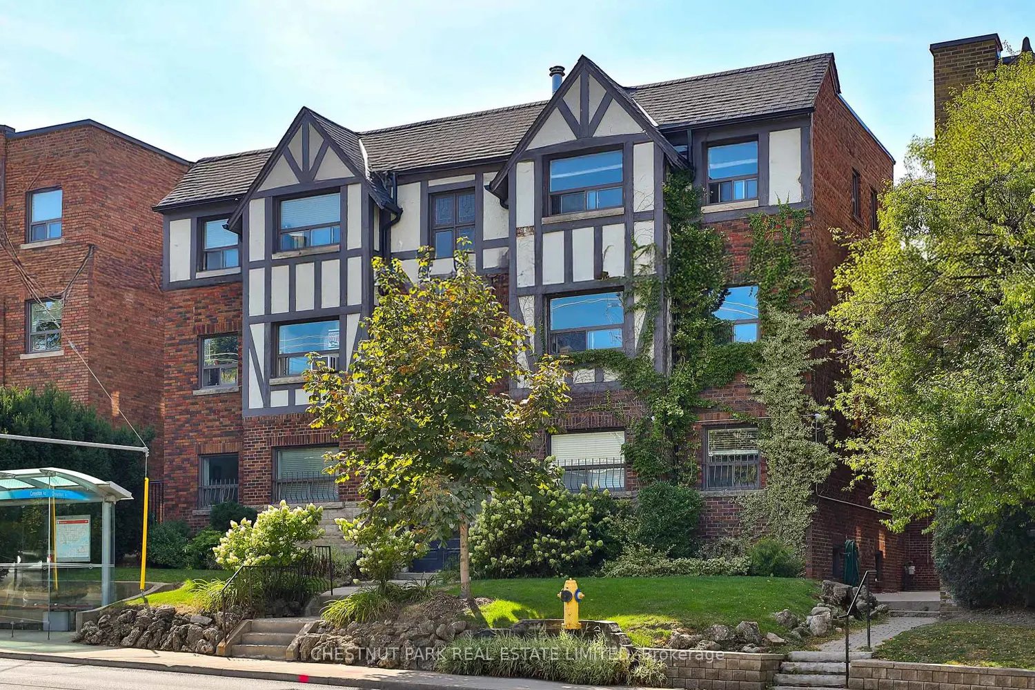 1648 Bathurst Street 5