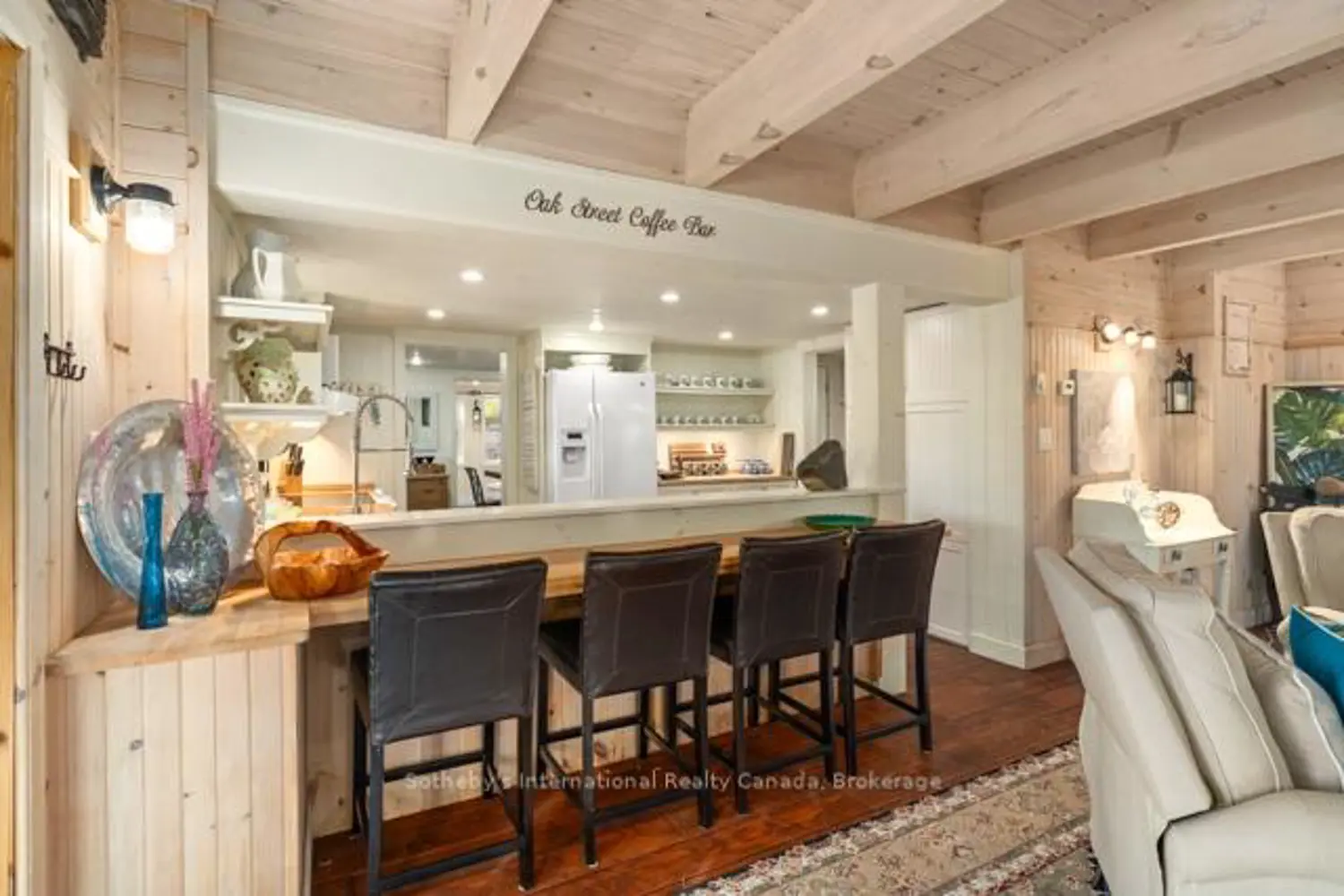 1028 Oak Street 5 photo 5