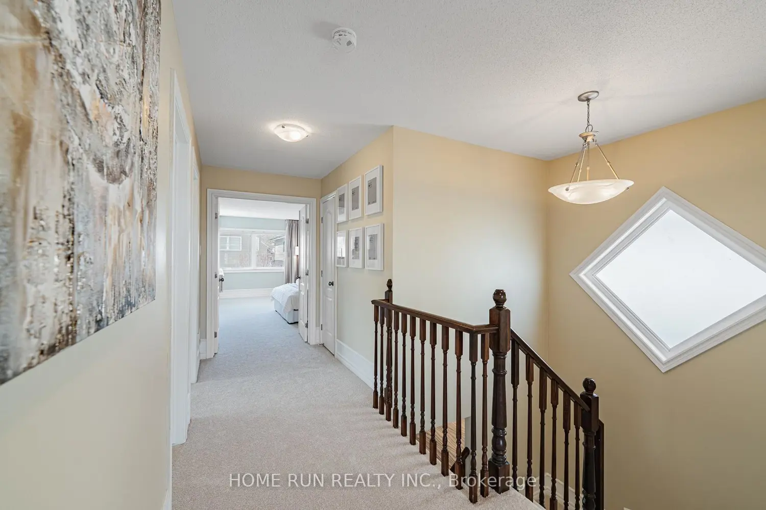 131 Kinghaven Crescent photo 5