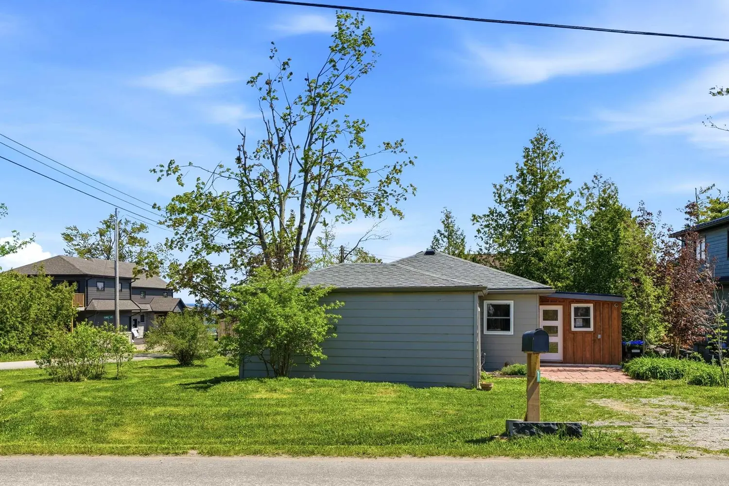 71 Lakeshore Road photo 3