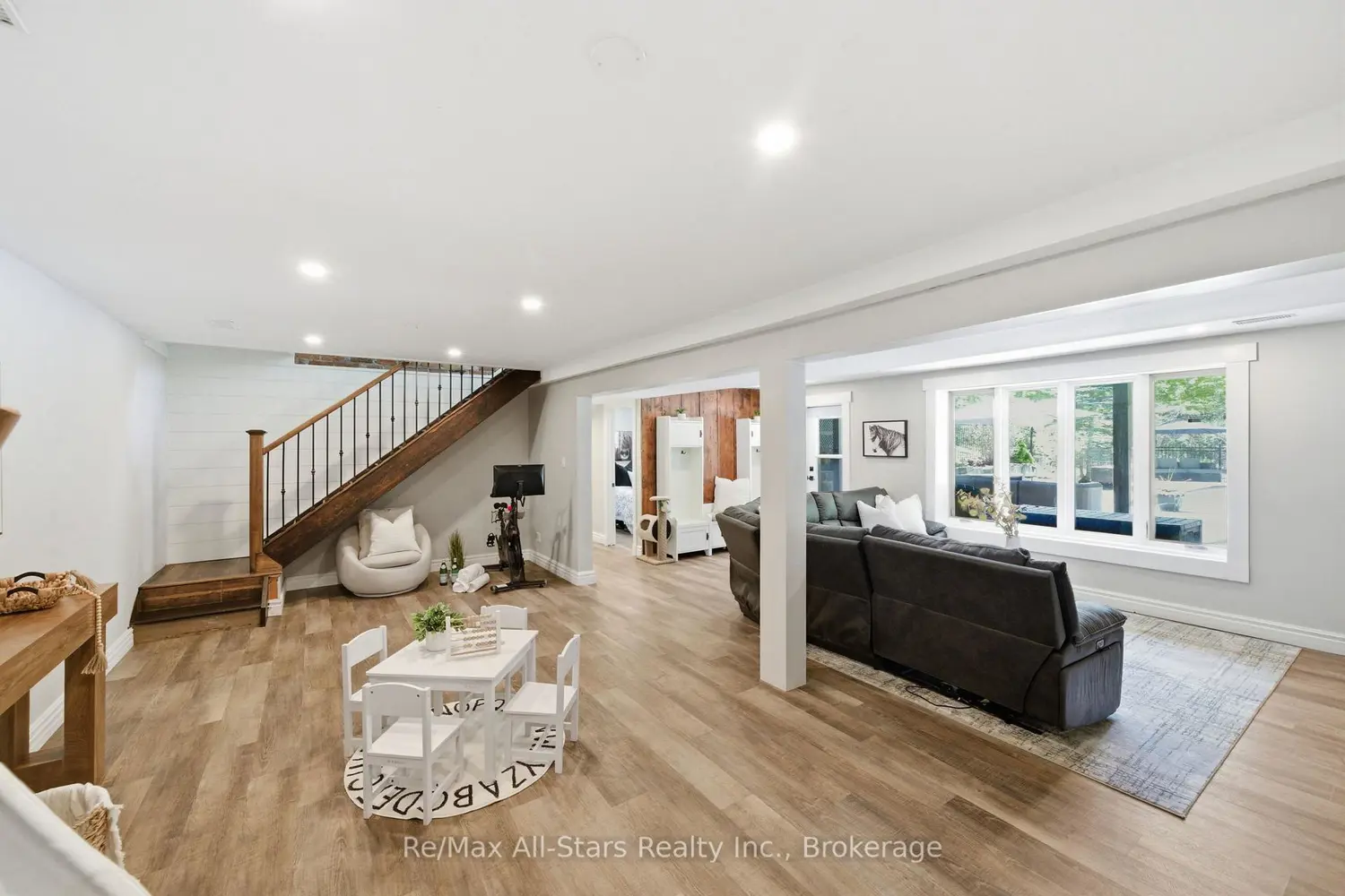 24 The Pines Lane photo 5