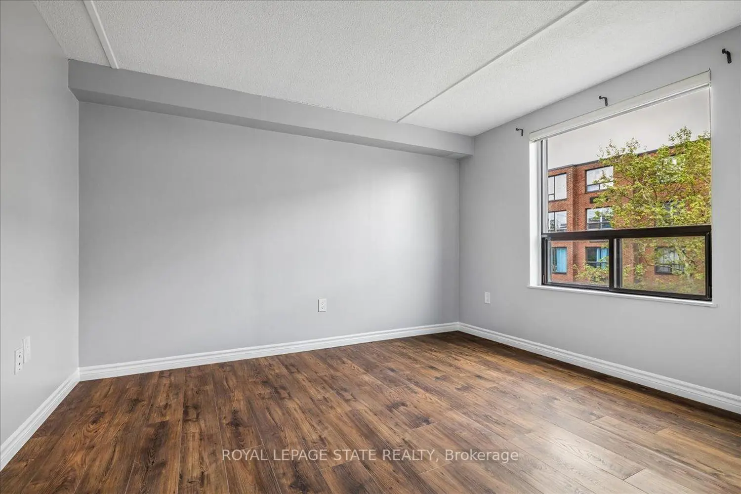 Additional image 19 of 966 Queenston Road 605