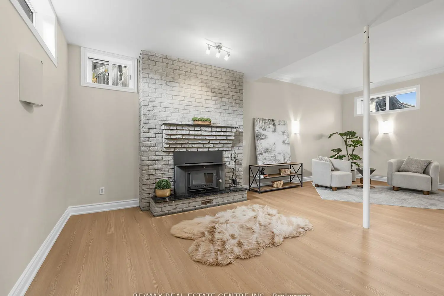 Additional image 4 of 592 Montbeck Crescent