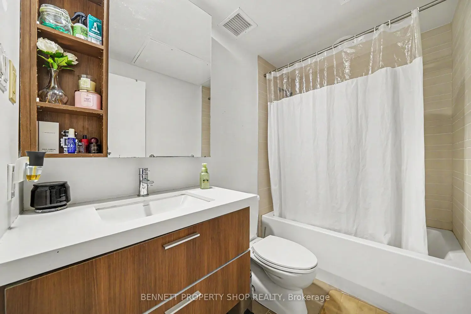 Additional image 9 of 360 Mcleod Street 507