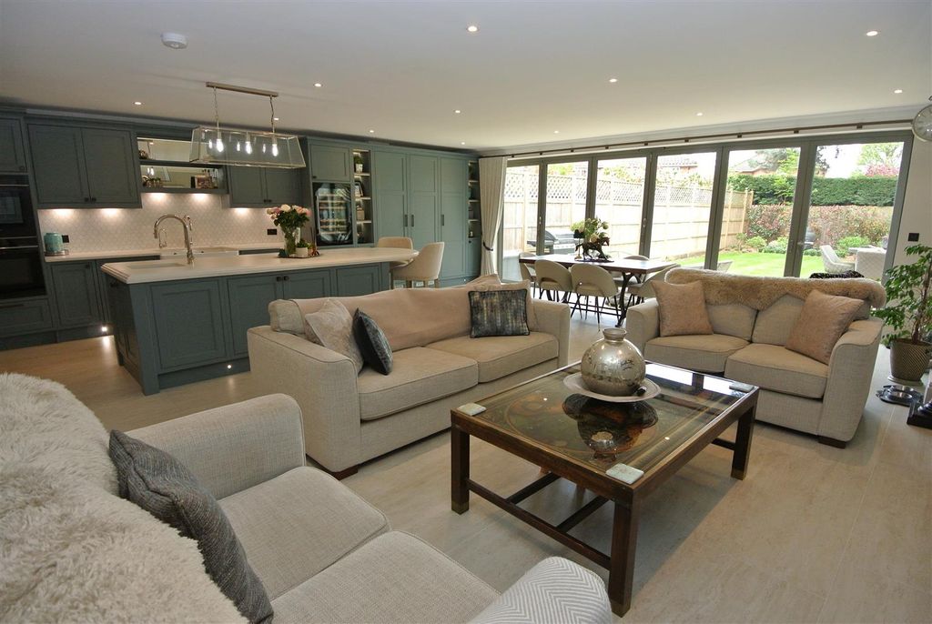 Additional image 4 of 4 bed property for saleNorthcroft Road, Englefield Green, Egham TW20