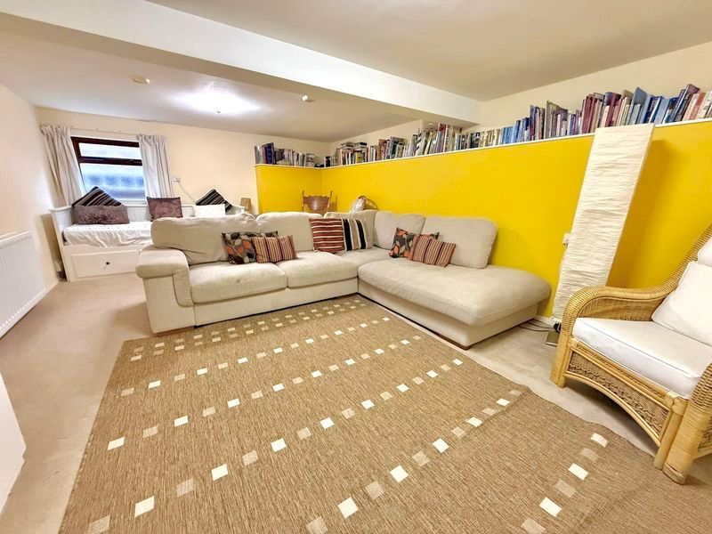 Additional image 5 of 6 bed detached house for saleWest Hill, Dunstable LU6