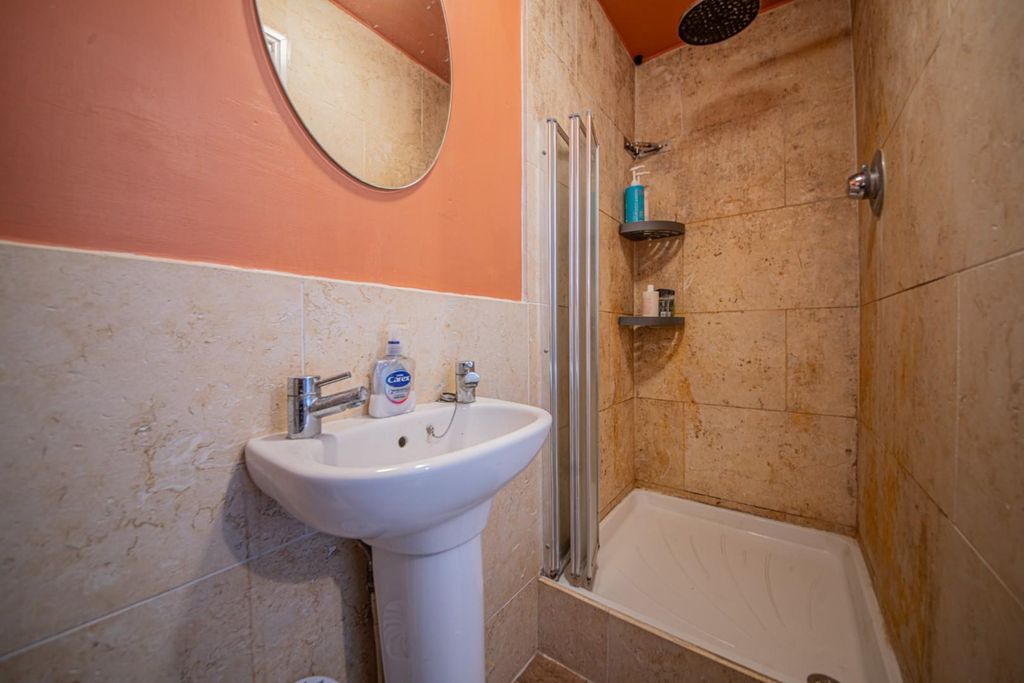 Additional image 9 of 2 bed flat for saleDrum Road, Eastleigh SO50