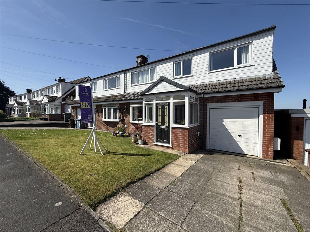 4 bed semi-detached house for saleHill Mount, Dukinfield SK16