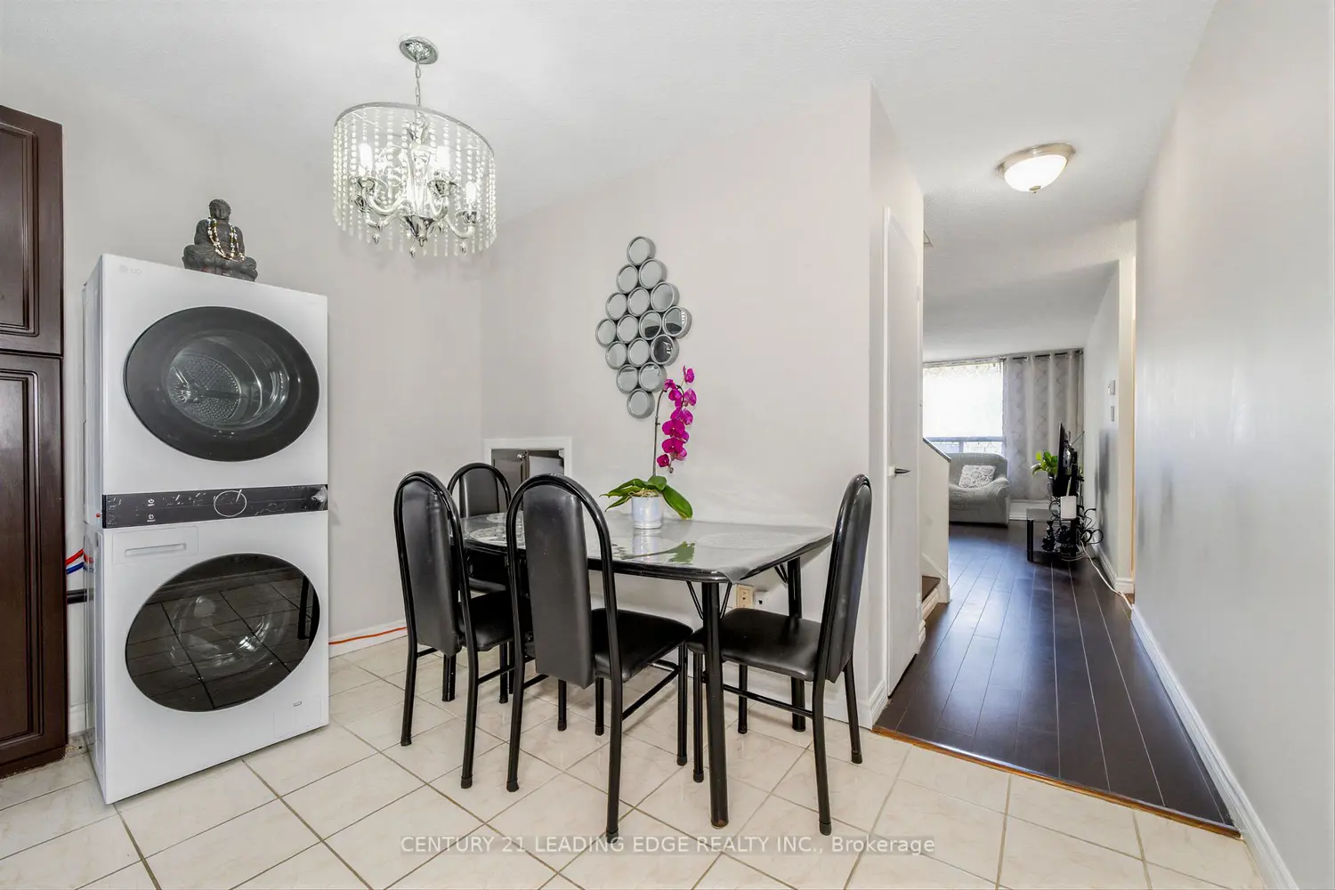 Additional image 9 of 55 Sunny Glenway 307