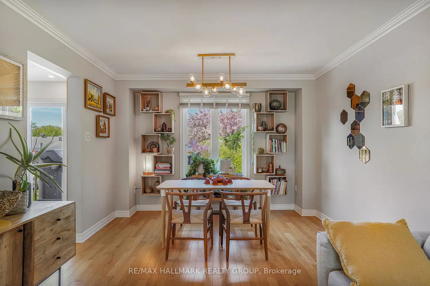 2659 Liliane Street photo 4