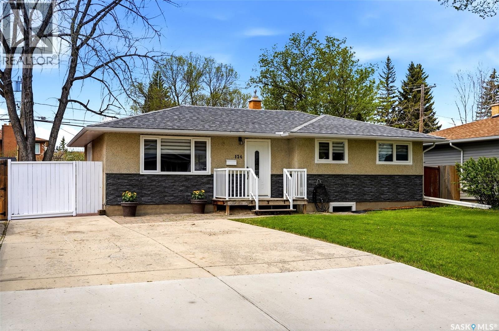 124 Riddell CRESCENT
