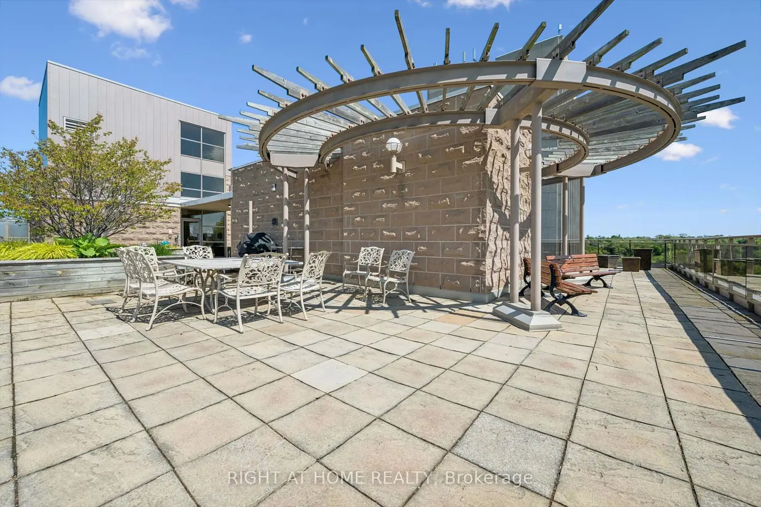 Additional image 16 of 2662 Bloor Street 512