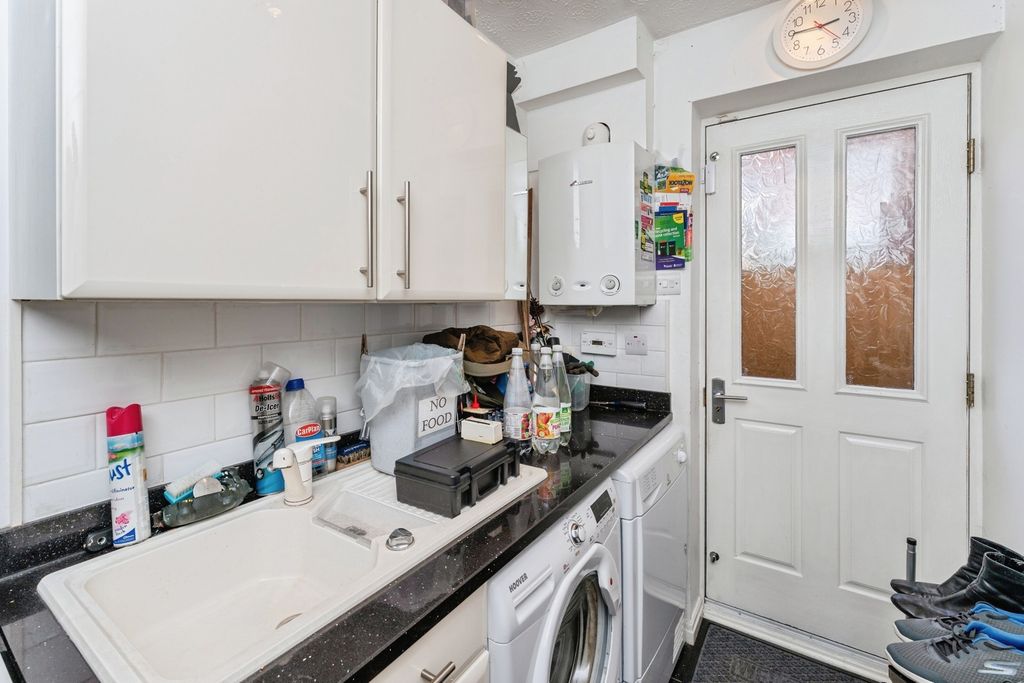 Additional image 10 of 4 bed detached house for saleManor Park Drive, Great Sutton, Ellesmere Port, Cheshire CH66