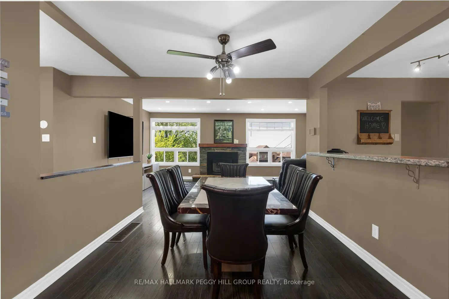 865 John Street photo 3