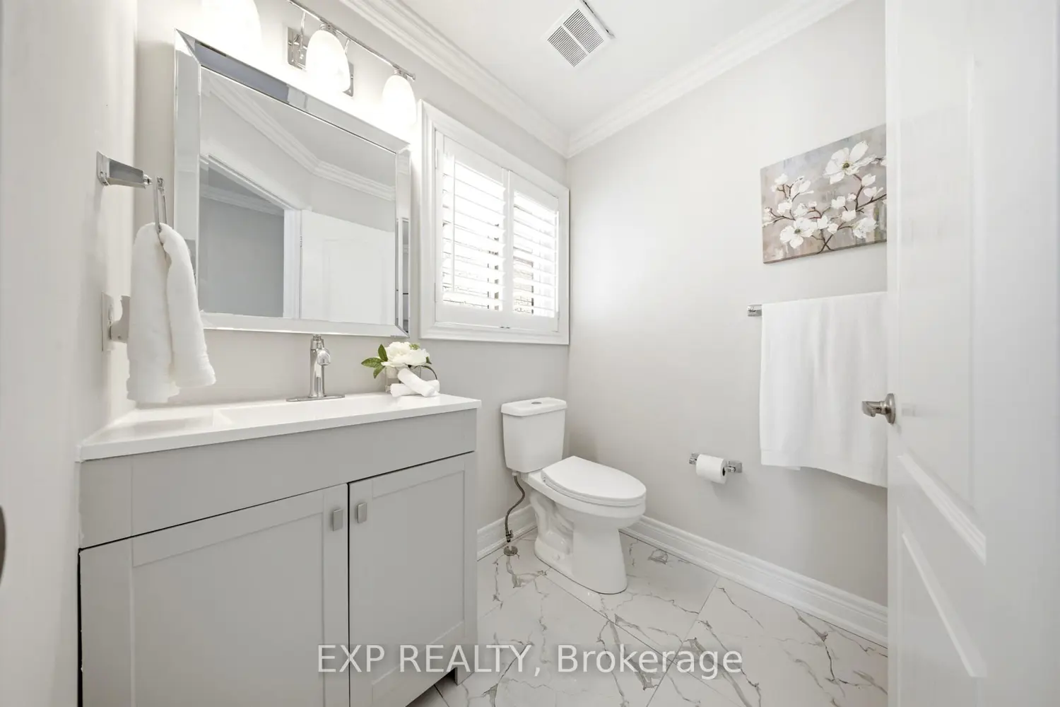 1011 Donnelly Street photo 2