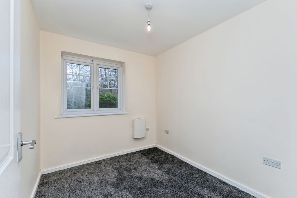 Additional image 5 of 2 bed flat for saleRobinson Road, Ellesmere Port, Cheshire CH65
