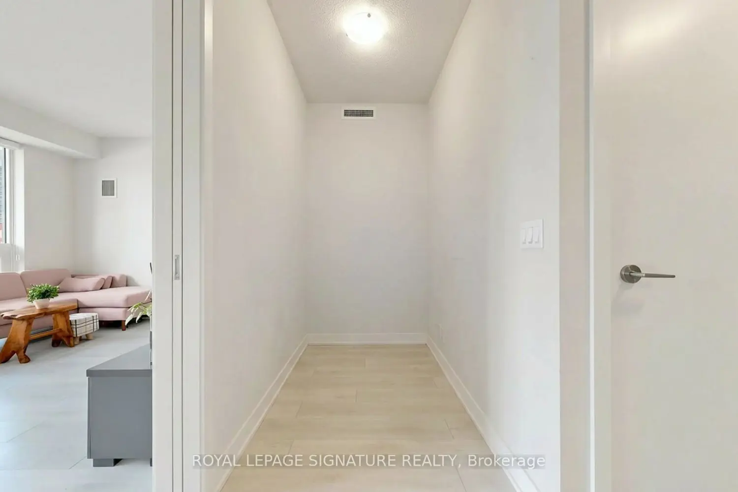 Additional image 8 of 2221 Yonge Street 1011