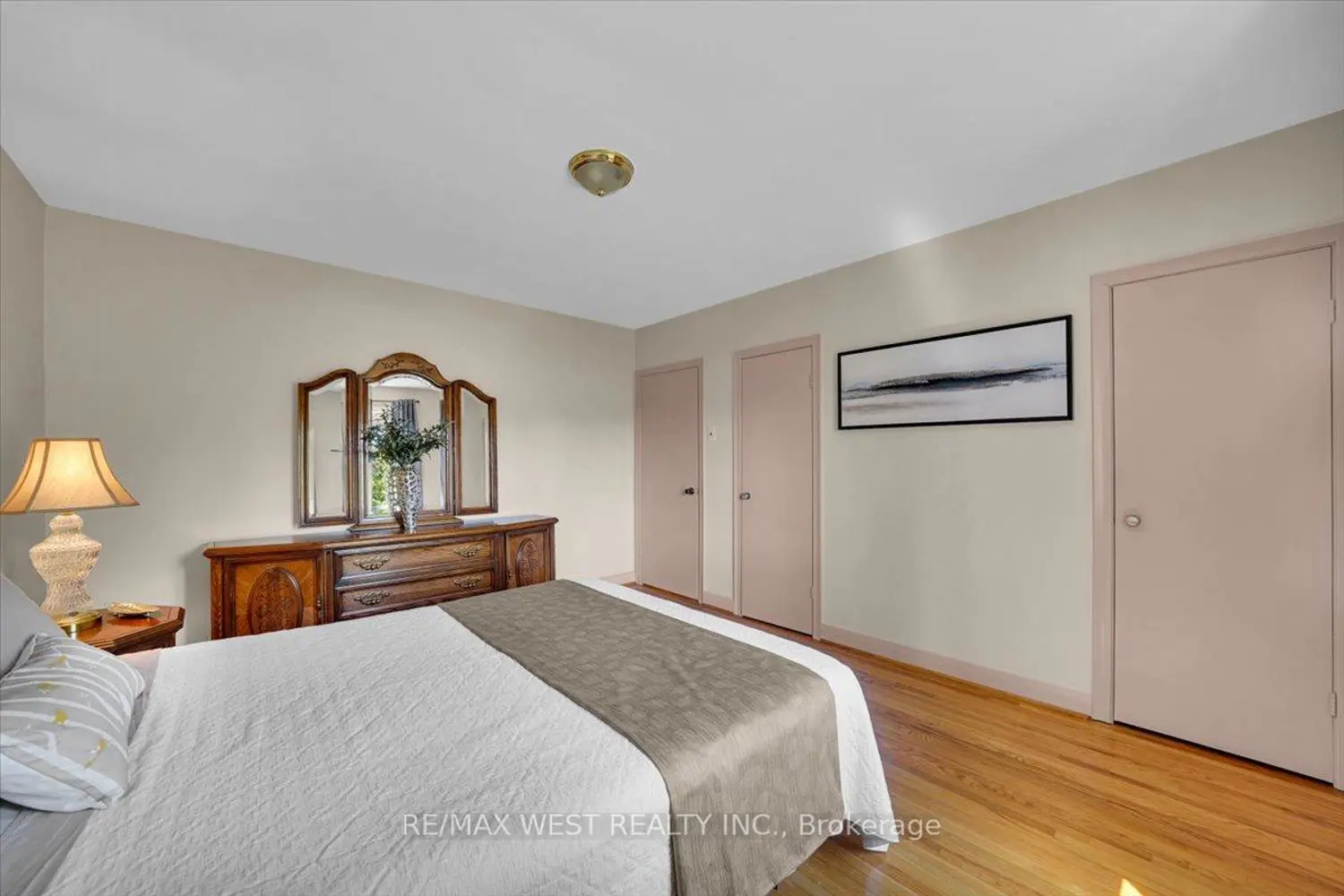 Additional image 4 of 1135 Islington Avenue