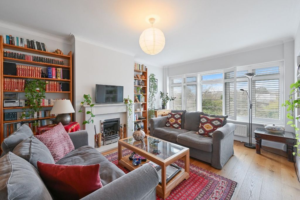 Additional image 2 of 3 bed flat for saleChrist Church Mount, Epsom KT19