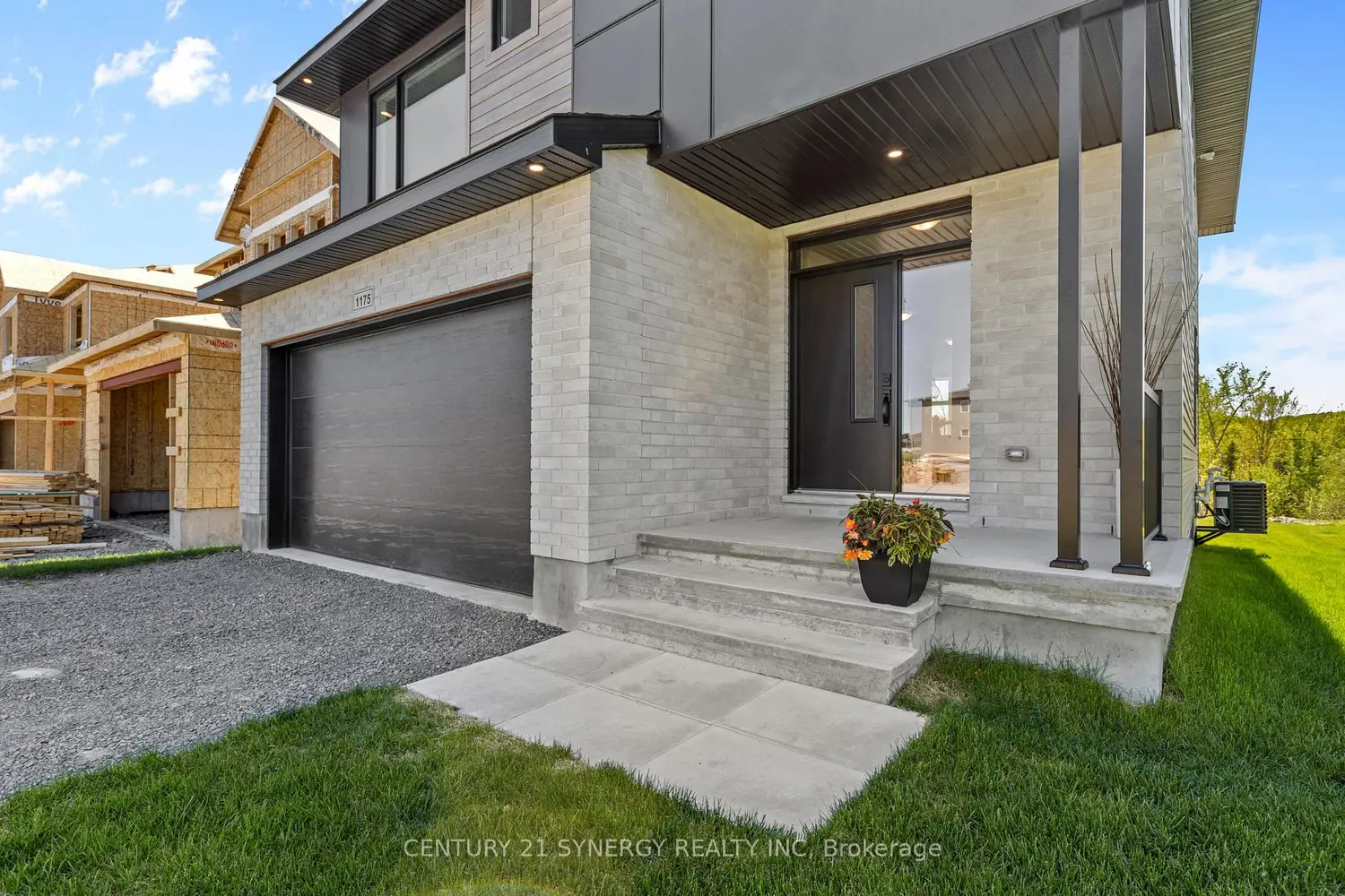 1175 Bronze Avenue photo 3