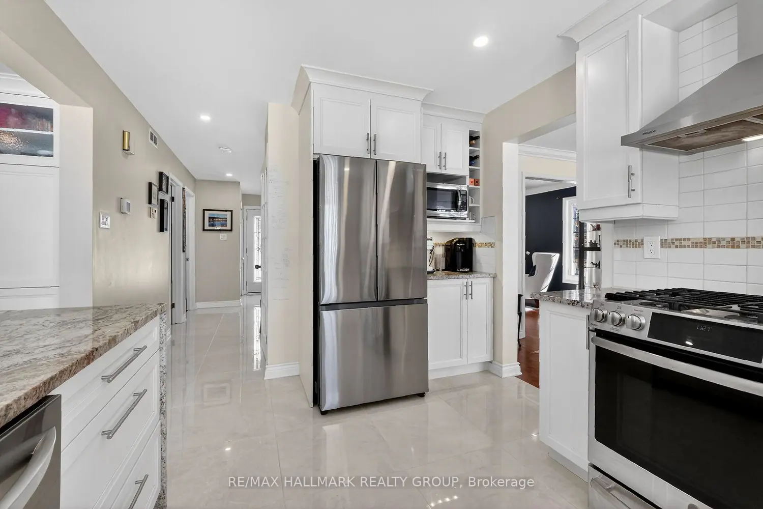 1372 Jules Leger Drive photo 3