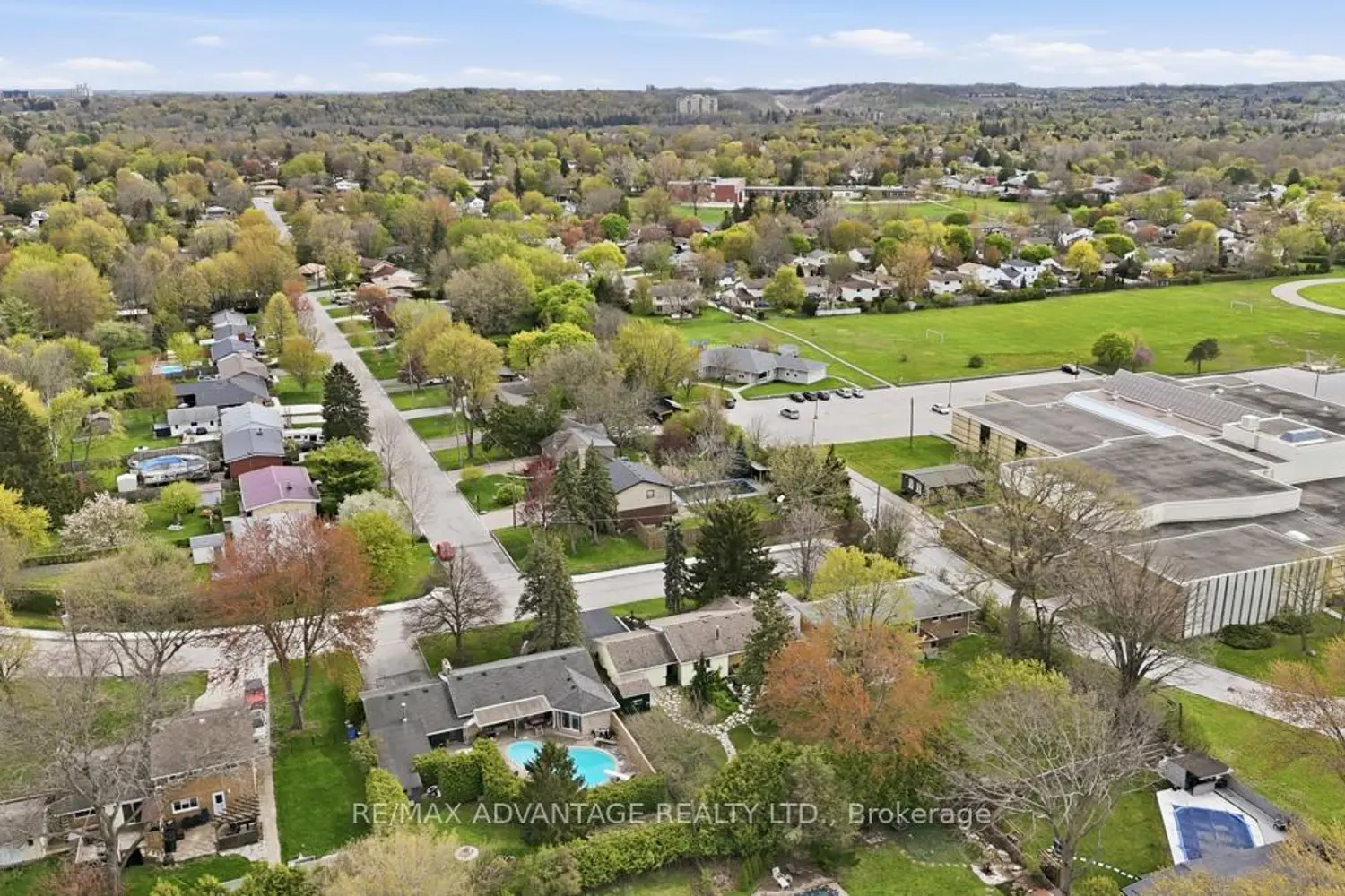 Additional image 17 of 937 Luxton Drive