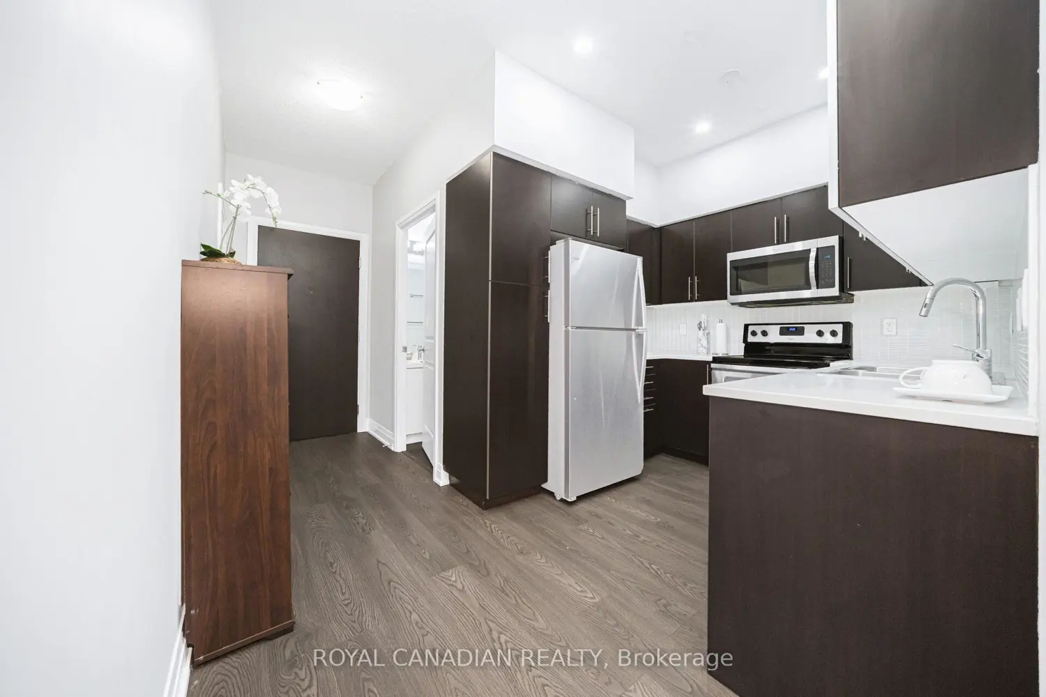 55 Speers Road 308 photo 5