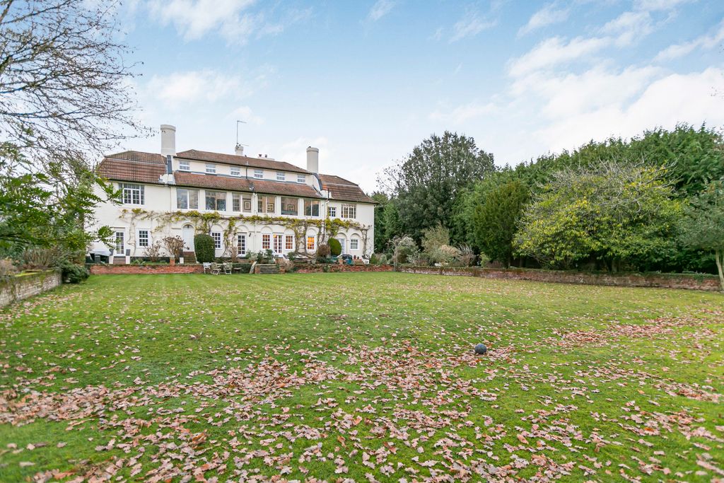 Additional image 20 of 3 bed flat for saleRoberts Way, Englefield Green, Egham, Surrey TW20