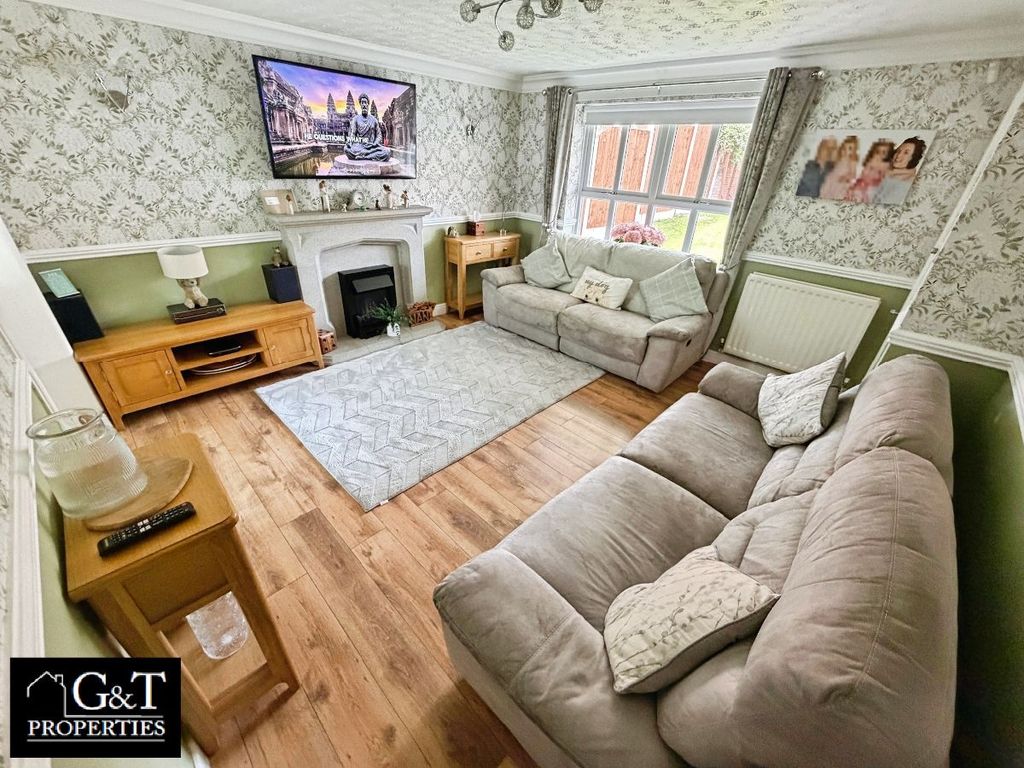4 bed detached house for saleWinrush Close, Dudley DY3 photo 3