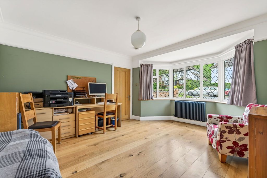 Additional image 8 of 6 bed detached house for saleWalkfield Drive, Epsom KT18