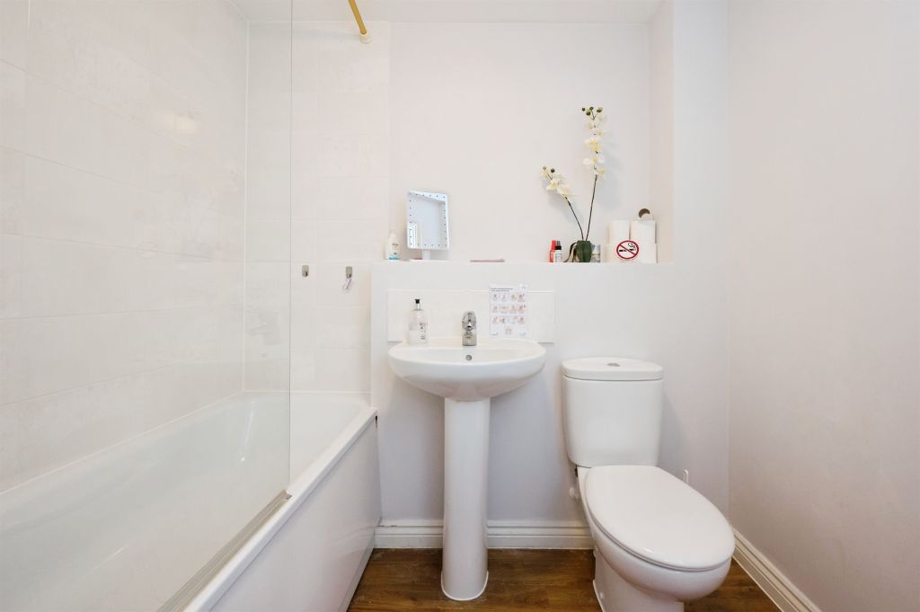 Additional image 9 of 2 bed flat for saleBakers Crescent, Eastleigh SO50