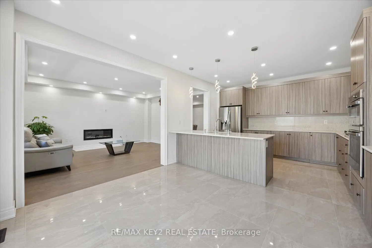 Additional image 4 of 2484 Florentine Place
