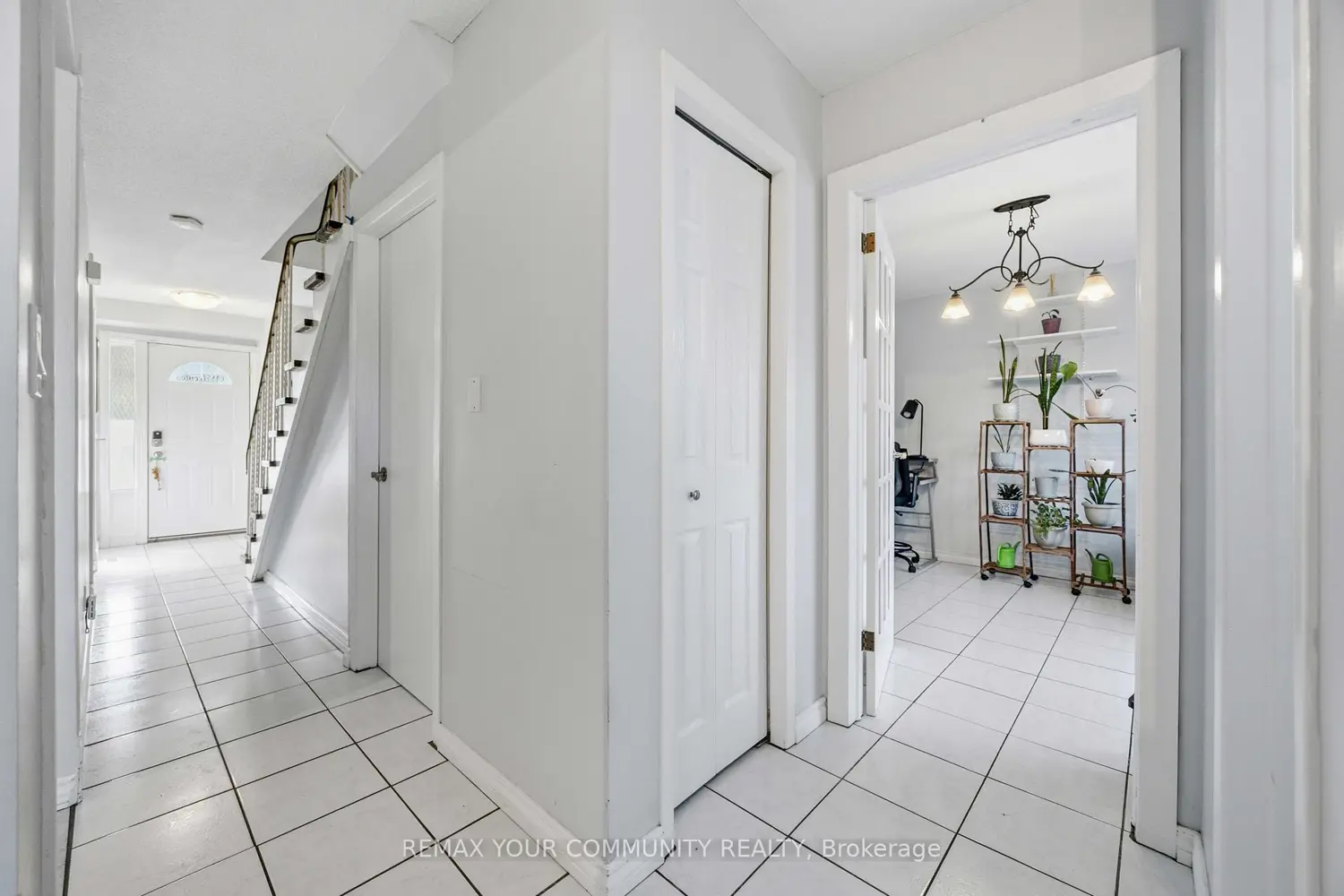 1357 Belair Crescent photo 5