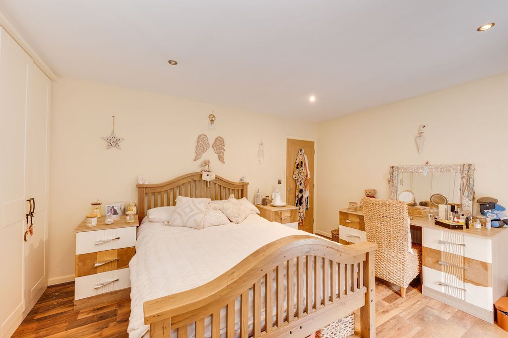 Additional image 17 of 3 bed town house for saleHolmley Lane, Dronfield S18