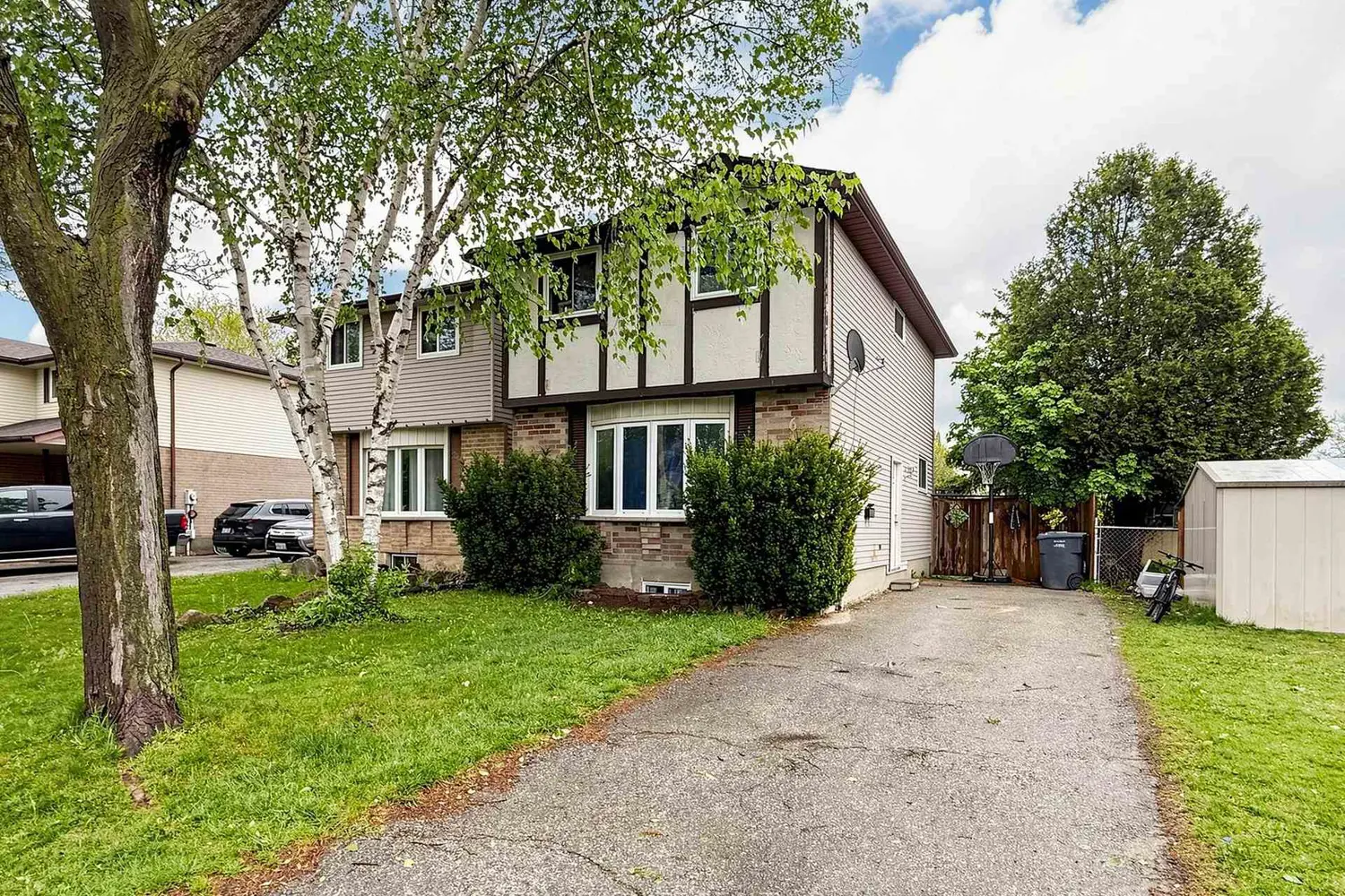 6 Upton Crescent