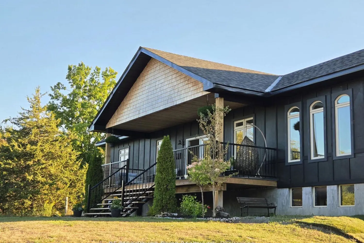 1176 Ixl Road photo 3