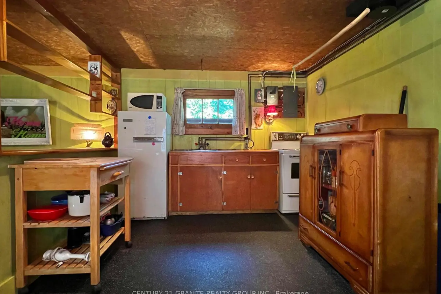261 Browns Road photo 5
