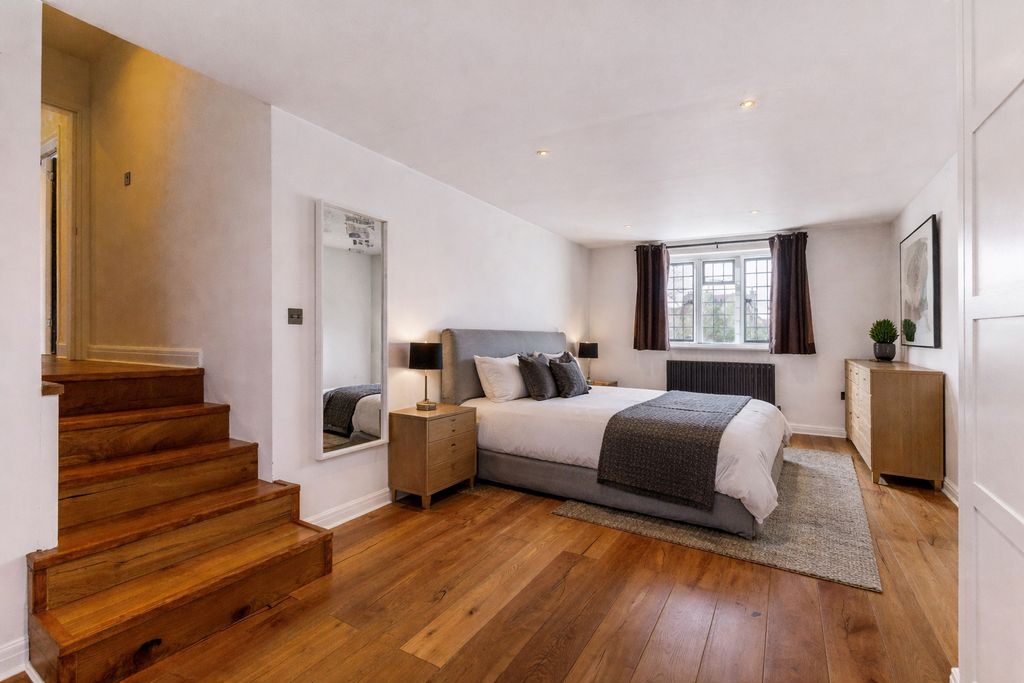 Additional image 9 of 4 bed detached house for sale1 College Avenue, Epsom KT17