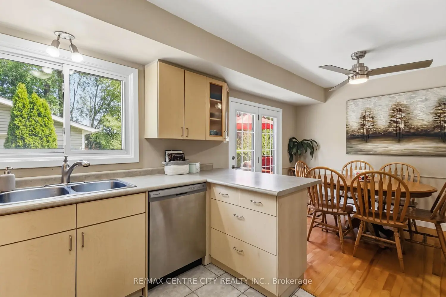 Additional image 10 of 639 Dunboyne Crescent