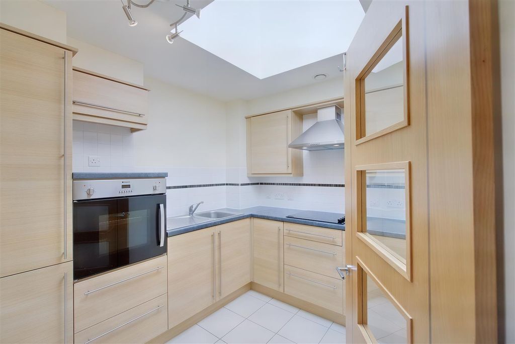 Additional image 5 of 1 bed flat for saleHorton Mill Court, Hanbury Road, Droitwich WR9