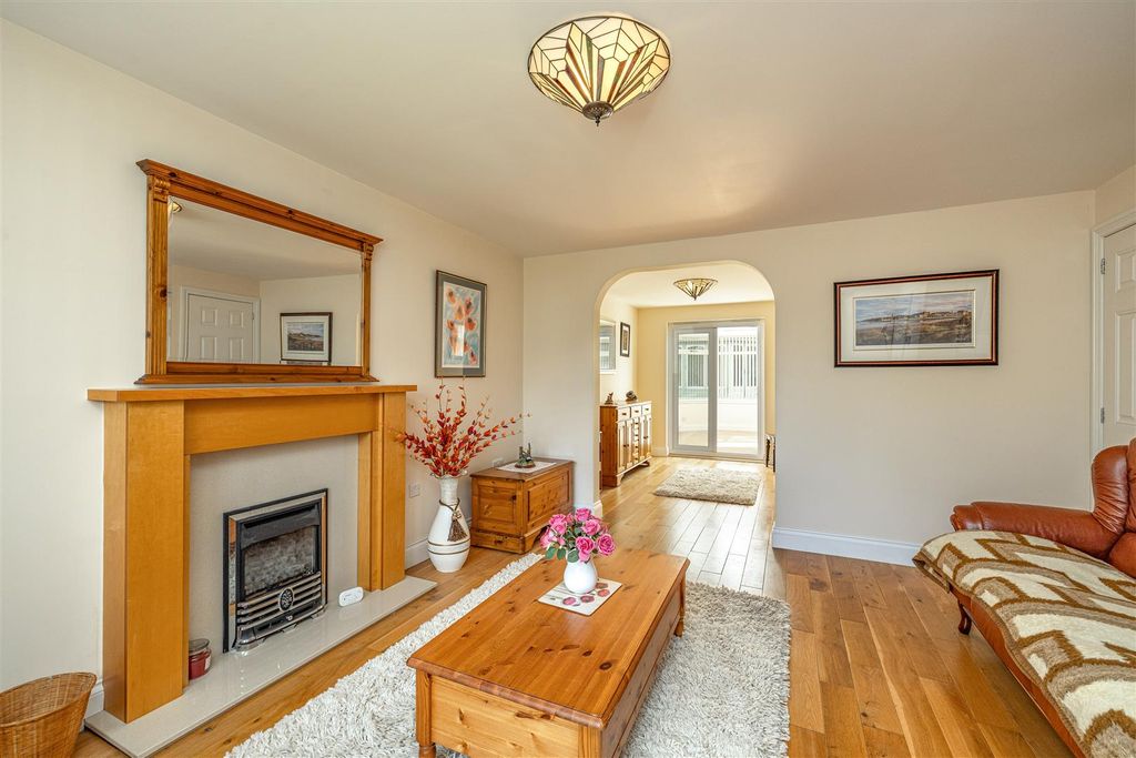 Additional image 4 of 5 bed detached house for sale21 The Beeches, Tweedbank, Galashiels TD1
