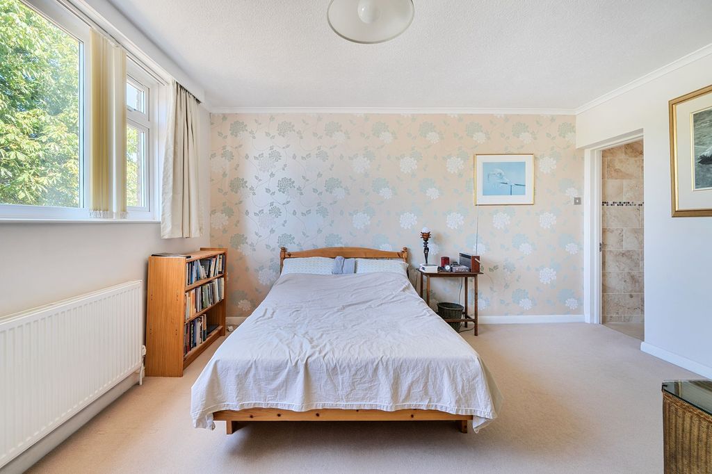 Additional image 12 of 3 bed flat for saleAvenue Road, Epsom KT18