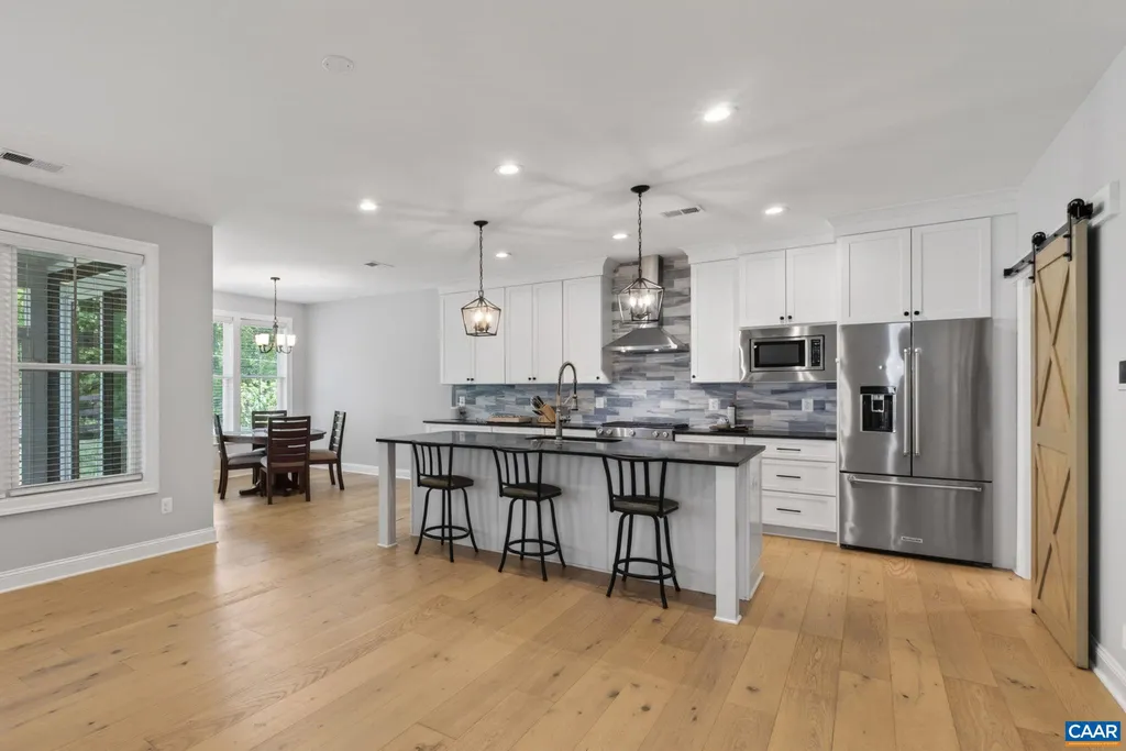 552 Belluno Ln, Charlottesville, VA 22911 photo 3