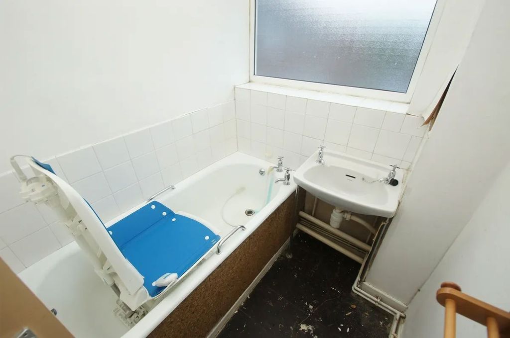 Additional image 8 of 3 bed flat for saleCroughton Court, Ellesmere Port CH66