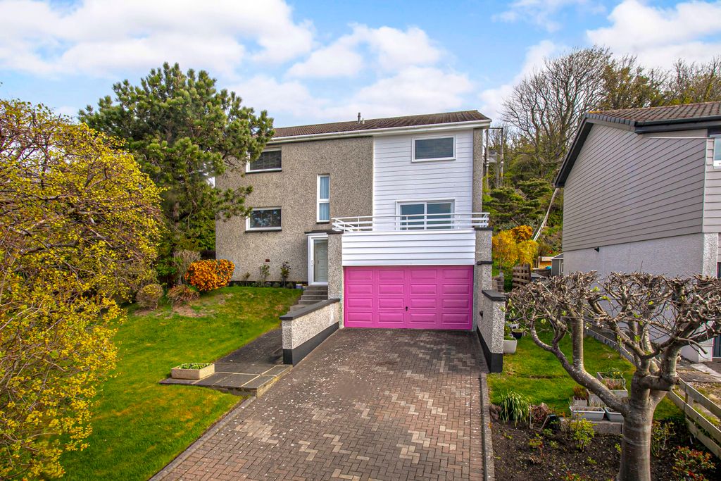 4 bed detached house for sale9 West Harbour Road, Charlestown KY11