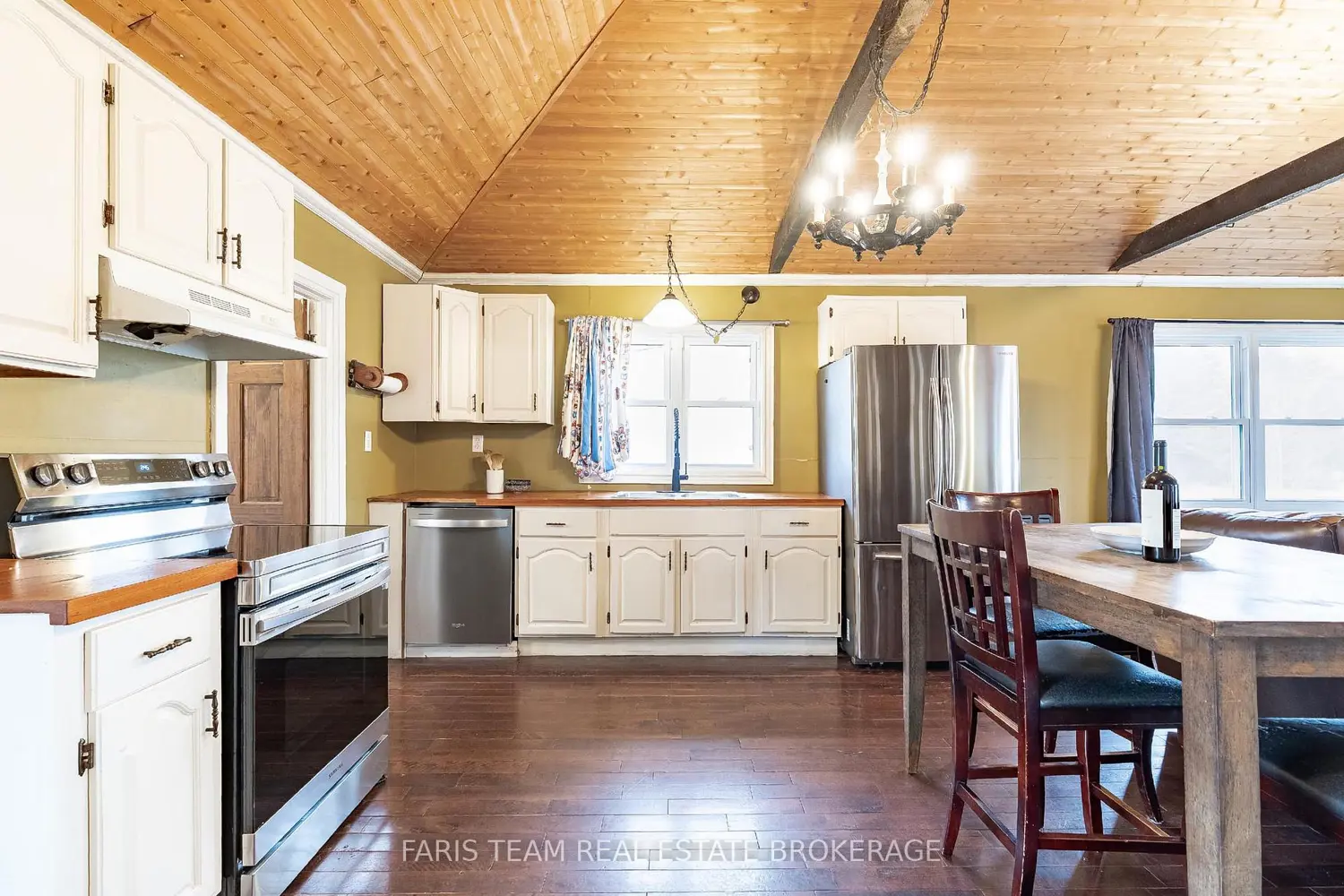 1417 Maple Way photo 3