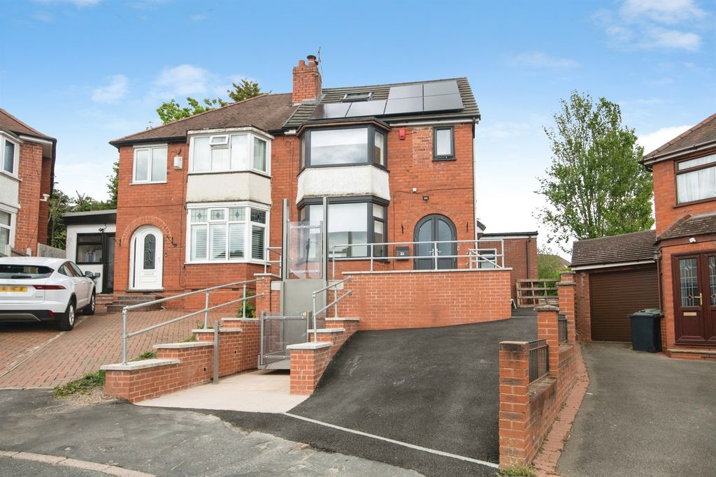 6 bed semi-detached house for saleSledmore Road, Dudley DY2